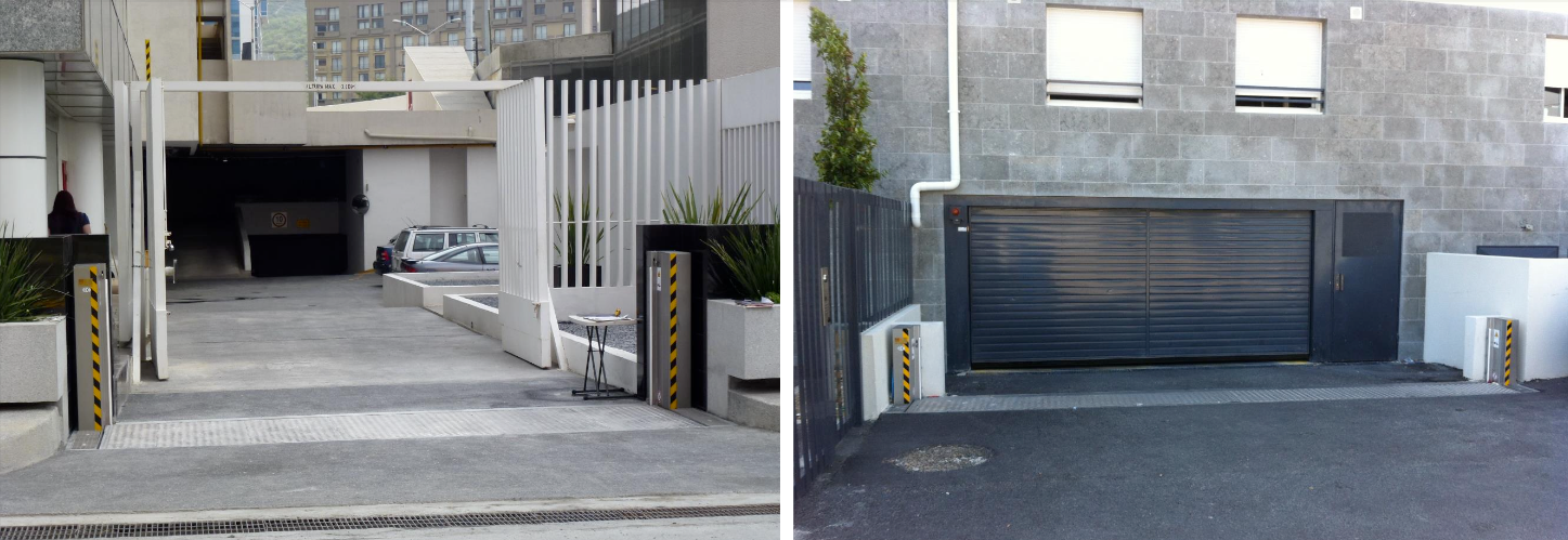 Das Bild zeigt zwei verschiedene Ansichten von Einfahrten zu Parkbereichen. Links sieht man eine moderne, offene Einfahrt mit einer weißen Schranke und schwarz-gelb gestreiften Sicherheitsbaken, die zu einer Tiefgarage führt. Rechts ist ein geschlossener, schwarzer Rolltorzugang zu sehen, ebenfalls mit schwarz-gelb gestreiften Sicherheitsbaken, umgeben von einer grauen Ziegelwand. Beide Einfahrten sind für Fahrzeuge konzipiert und verfügen über Sicherheitsvorkehrungen.